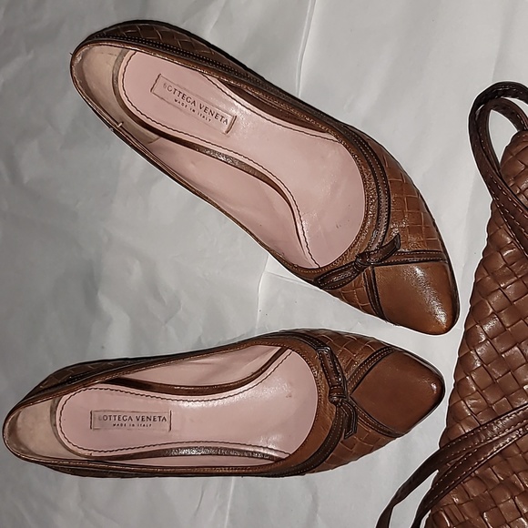 Bottega Veneta Signature Intrecciato Weave & Bow Accented Pumps Size 37.5 - Picture 3 of 7